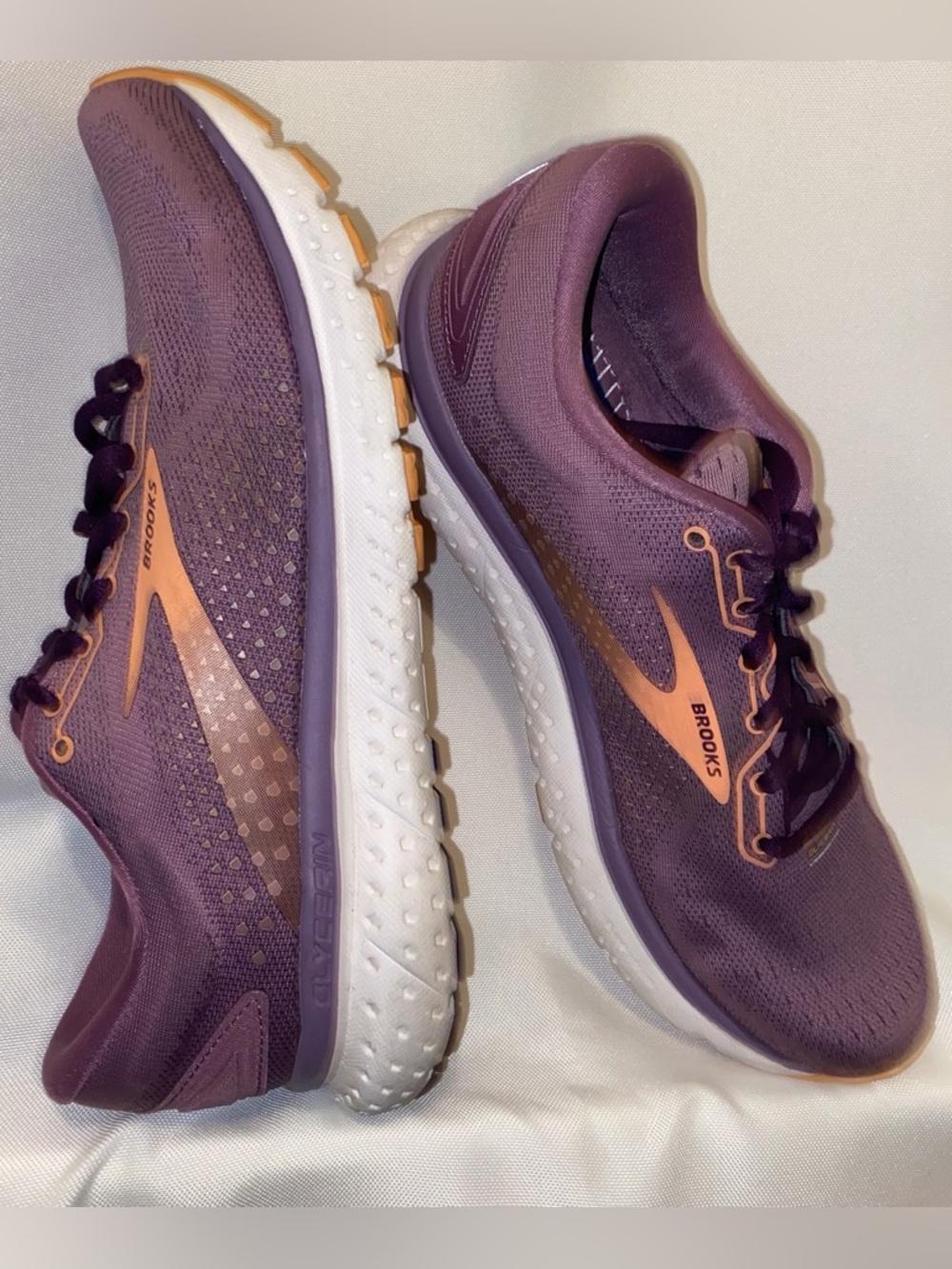 Brooks Glycerin 18 Women's Athletic Shoes Purple/Orange walking/running size 8.5